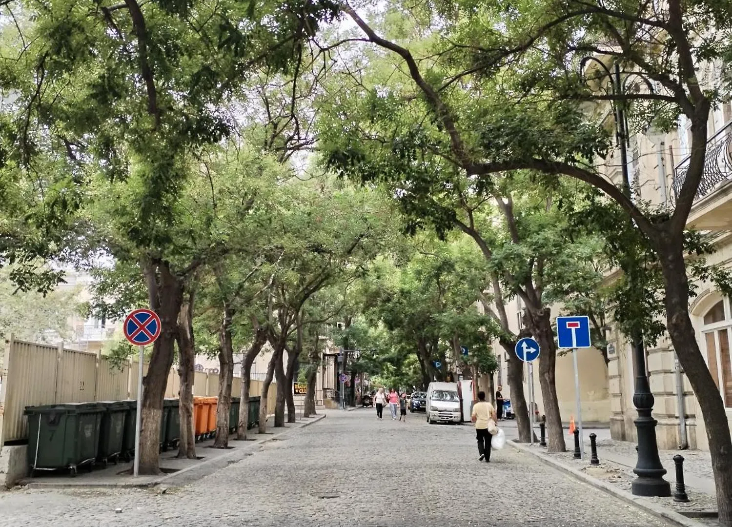 Baku Apartment On Nizami Street Rolls Royce